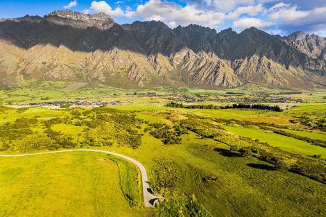 Photo of property in 3 Hanley Lane, Fernhill, Queenstown, 9300