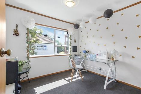 Photo of property in 7 Elmira Place, Browns Bay, Auckland, 0630