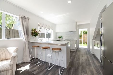 Photo of property in 1/12 Cobblestone Lane, Hillcrest, Auckland, 0627