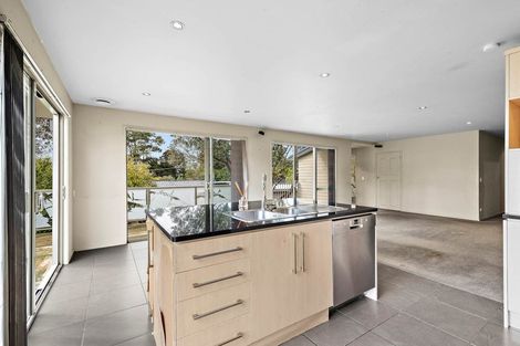 Photo of property in 3 Scott Road, Stanmore Bay, Whangaparaoa, 0932