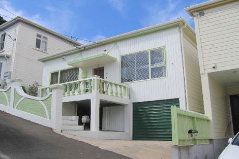 Photo of property in 53 Scarborough Terrace, Mount Victoria, Wellington, 6011