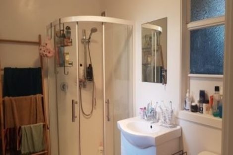 Photo of property in 2/2 Emerson Street, Petone, Lower Hutt, 5012