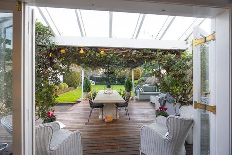 Photo of property in 244 Victoria Avenue, Hokowhitu, Palmerston North, 4410