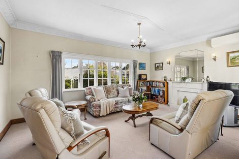 Photo of property in 15 Streatlam Crescent, Strathmore Park, Wellington, 6022