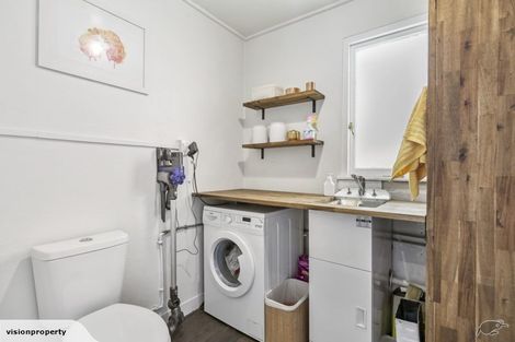 Photo of property in 142 Titirangi Road, New Lynn, Auckland, 0600