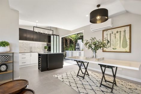 Photo of property in 5b Reynolds Place, Torbay, Auckland, 0630