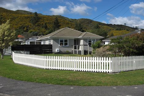 Photo of property in 61 Peel Place, Wainuiomata, Lower Hutt, 5014