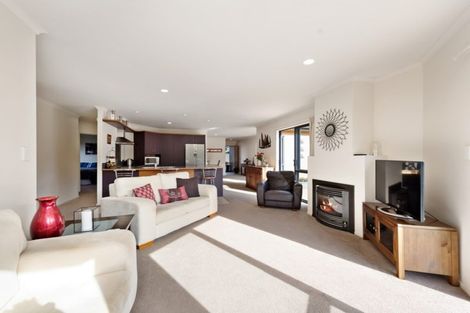 Photo of property in 25 Waipuna Grove, Welcome Bay, Tauranga, 3112