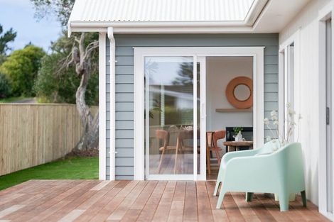 Photo of property in 23 Frimley Terrace, Waikanae Beach, Waikanae, 5036