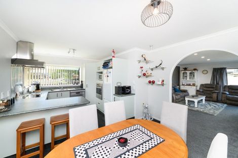 Photo of property in 10 Parnell Heights Drive, Kelvin Grove, Palmerston North, 4414
