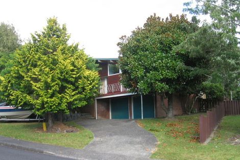 Photo of property in 10 Normanton Street, Glenfield, Auckland, 0629