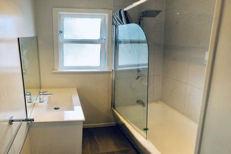 Photo of property in 9 Valdale Road, Henderson, Auckland, 0610