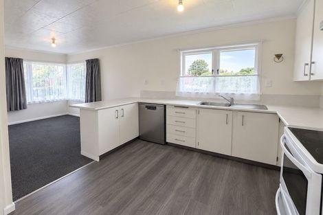 Photo of property in 63 Liverton Crescent, Bishopdale, Christchurch, 8053