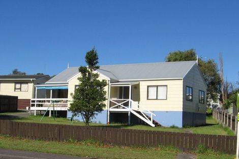 Photo of property in 113 Moire Road, West Harbour, Auckland, 0618