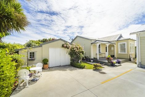 Photo of property in 89 Bridge Street, Bulls, 4818