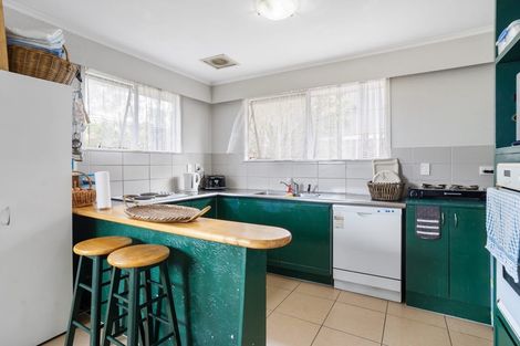 Photo of property in 75 Gossamer Drive, Pakuranga Heights, Auckland, 2010