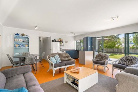 Photo of property in 15 Holland Close, Pauanui, Hikuai, 3579