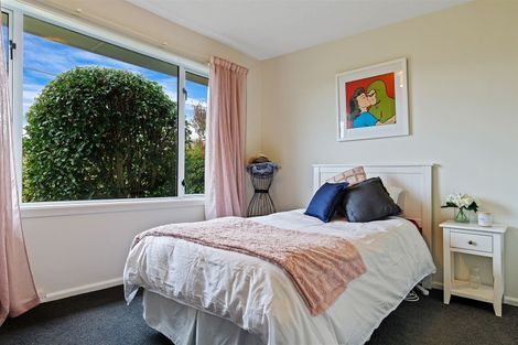 Photo of property in 61 Liverton Crescent, Bishopdale, Christchurch, 8053