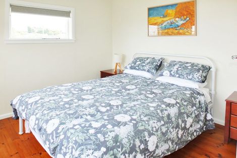 Photo of property in 11 Fabrin Street, Foxton Beach, Foxton, 4815