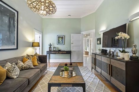 Photo of property in 15 North Avenue, Narrow Neck, Auckland, 0624