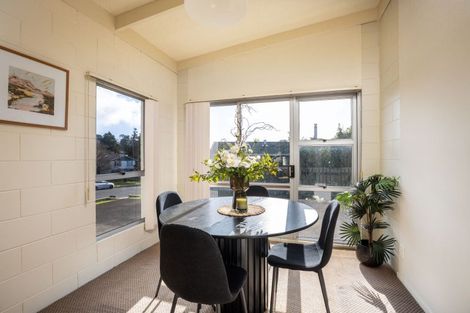 Photo of property in 108 Riversdale Drive, Merrilands, New Plymouth, 4312