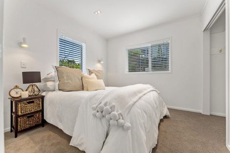 Photo of property in 16 Prestige Place, Castor Bay, Auckland, 0620