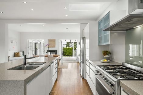 Photo of property in 165 Vauxhall Road, Narrow Neck, Auckland, 0624