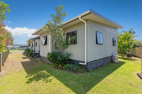 Photo of property in 5 Rena Place, Whitianga, 3510