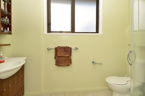 Photo of property in 1 Sullivan Avenue, Mangere Bridge, Auckland, 2022