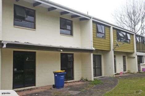 Photo of property in 57 Cron Avenue, Te Atatu South, Auckland, 0610