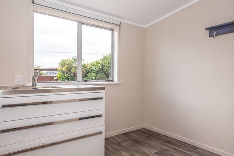 Photo of property in 6 Shelswell Street, Westport, 7825