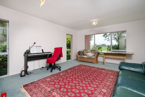 Photo of property in 450 Waitakere Road, Taupaki, Henderson, 0782
