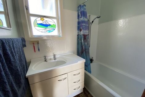 Photo of property in 20 Cambria Street, Hawera, 4610