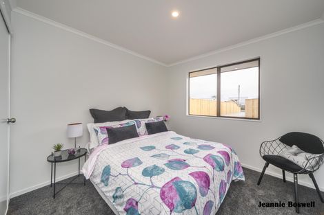 Photo of property in 4 Angelina Way, Kelvin Grove, Palmerston North, 4414