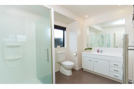 Photo of property in 4 Calderwood Close, Waiuku, 2123