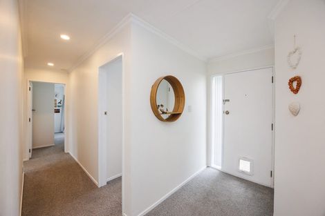 Photo of property in 9 Lyndale Place, Kelvin Grove, Palmerston North, 4414