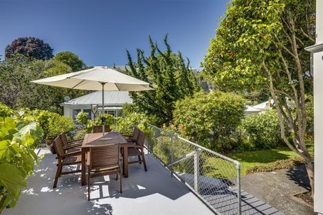 Photo of property in 6 Cameron Road, Bluff Hill, Napier, 4110