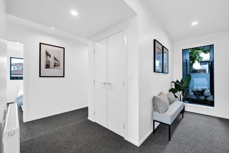 Photo of property in 7c Strandon Place, Strandon, New Plymouth, 4312