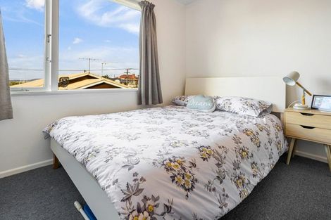 Photo of property in 1/6 Braebank Lane, Te Atatu South, Auckland, 0610