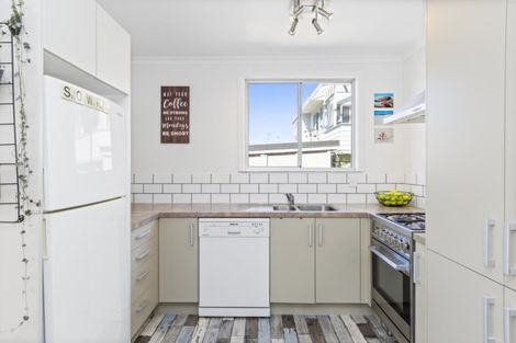 Photo of property in 46d Percy Road, Papamoa Beach, Papamoa, 3118