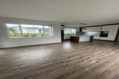 Photo of property in 3 Franheim Crescent, Orewa, 0931