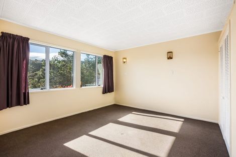 Photo of property in 2/10 Yarrow Place, Papakowhai, Porirua, 5024