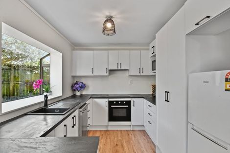 Photo of property in 21 Tonson Place, Weymouth, Auckland, 2103