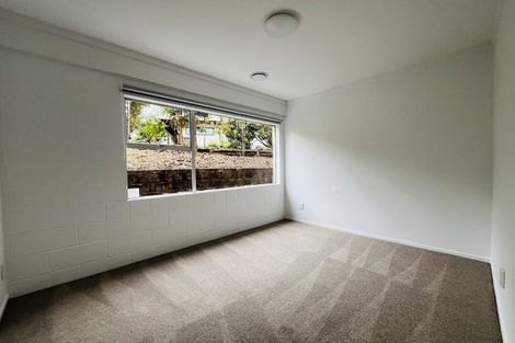 Photo of property in 5 Anchor Place, Beach Haven, Auckland, 0626