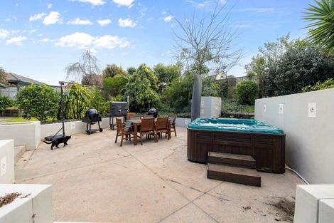 Photo of property in 15 Cashmere Place, Flagstaff, Hamilton, 3210