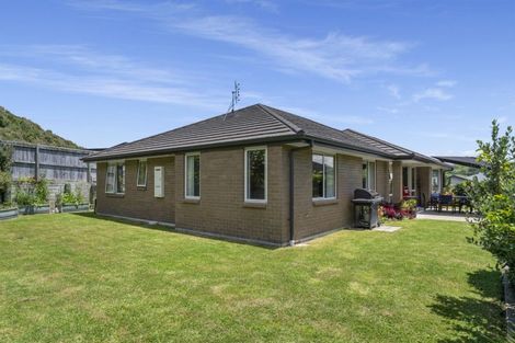 Photo of property in 37 Rochfort Crescent, Pyes Pa, Tauranga, 3112