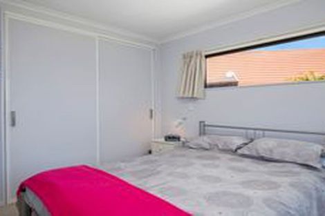 Photo of property in Rangeview Villas, 41/9 Fuller Close, Levin, 5510