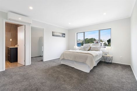 Photo of property in 2a Palmgreen Court, Stanmore Bay, Whangaparaoa, 0932