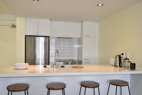 Photo of property in The Capital, 370 Oriental Parade, Oriental Bay, Wellington, 6011