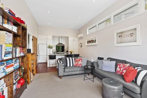 Photo of property in 23 Moana Road, Kelburn, Wellington, 6012